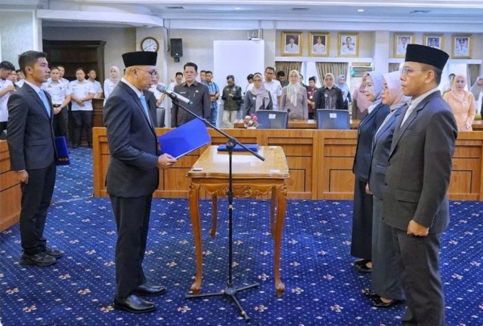 Pelantikan Pejabat Pimpinan Tinggi Pratama, Gubernur Mirza Dorong ASN Jadi Motor Perubahan